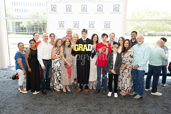 2503GatewayGrad2025-0972