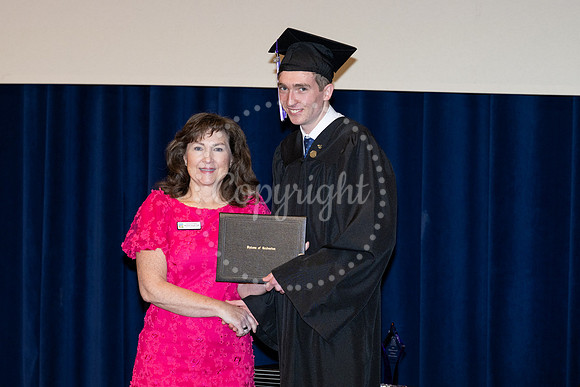 2503GatewayGrad2025-0781