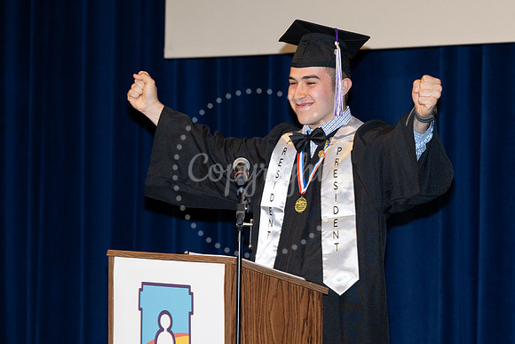 2503GatewayGrad2025-0895