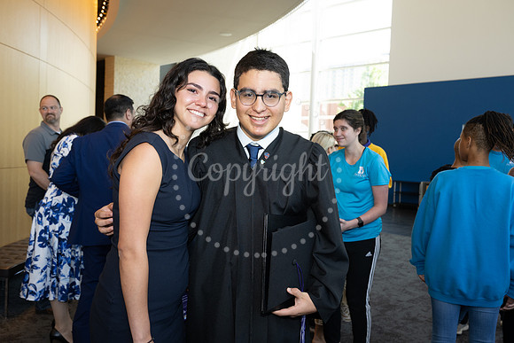 2503GatewayGrad2025-0933