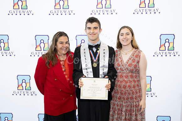 2503GatewayGrad2025-0944