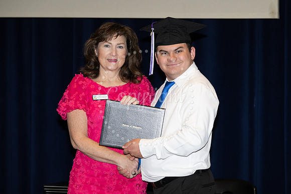 2503GatewayGrad2025-0078