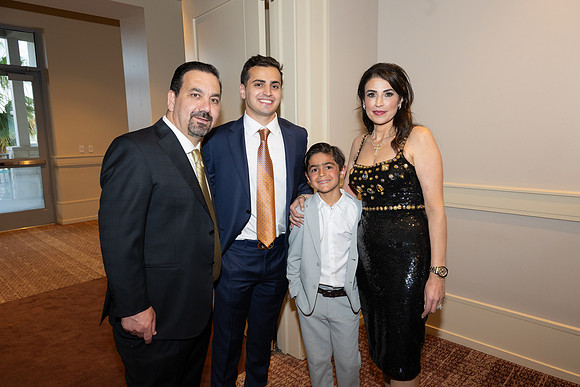 DrJiriesGanim-GradParty-0106