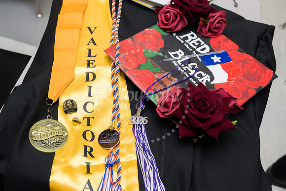 2574GatewayGrad2026-0777