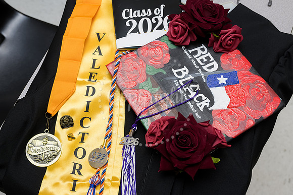 2574GatewayGrad2026-0778