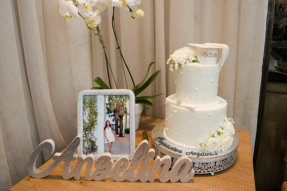 Angelina-GRAD26-0081