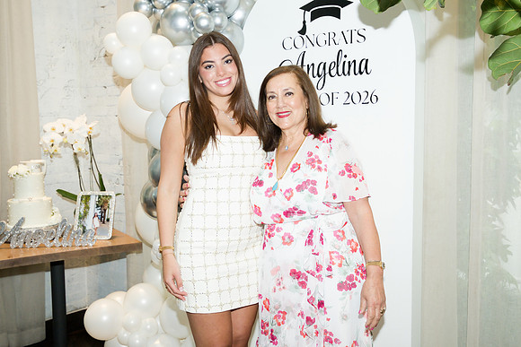 Angelina-GRAD26-0117