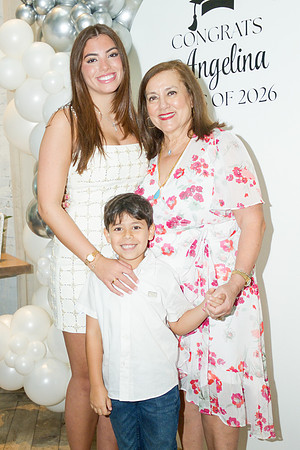 Angelina-GRAD26-0121