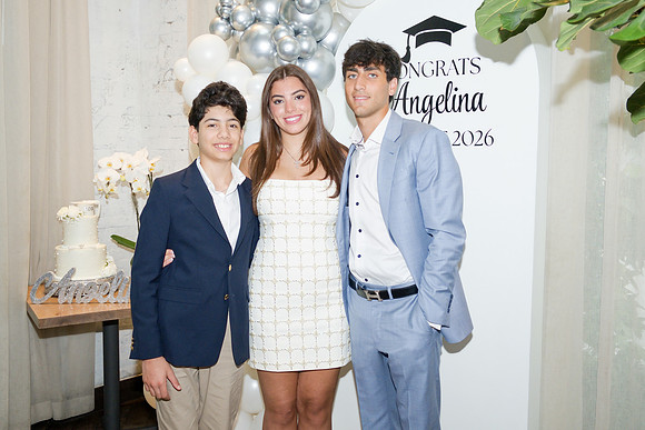 Angelina-GRAD26-0126