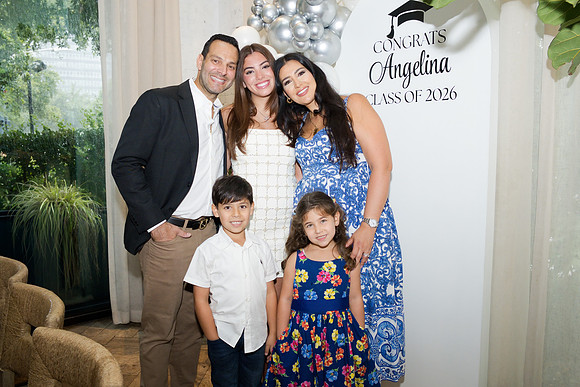 Angelina-GRAD26-0141
