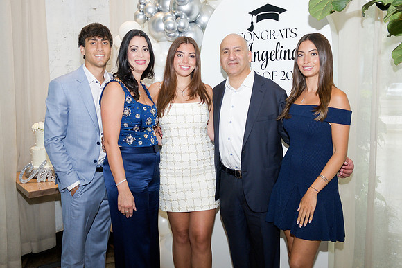 Angelina-GRAD26-0142