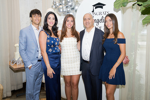 Angelina-GRAD26-0146