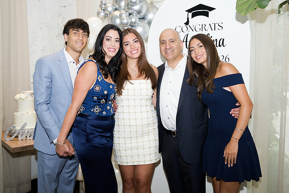 Angelina-GRAD26-0153
