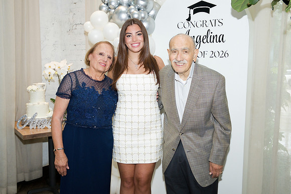 Angelina-GRAD26-0172