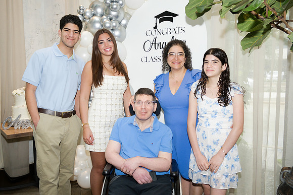 Angelina-GRAD26-0213
