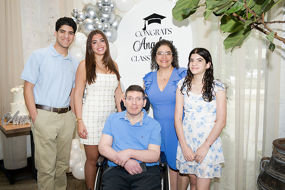 Angelina-GRAD26-0214