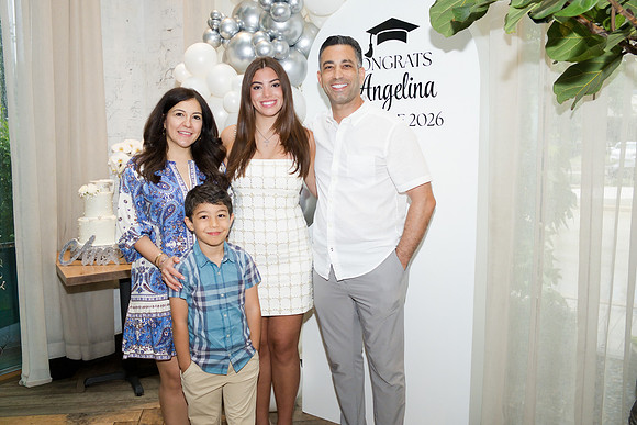 Angelina-GRAD26-0222