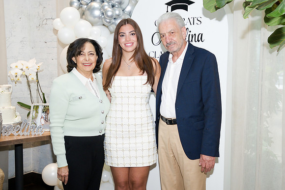 Angelina-GRAD26-0234