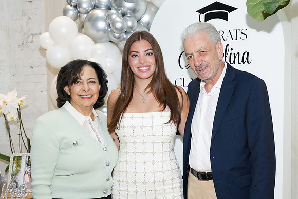 Angelina-GRAD26-0235