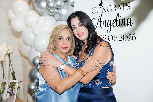 Angelina-GRAD26-0299