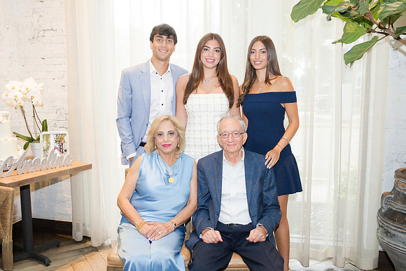 Angelina-GRAD26-0475