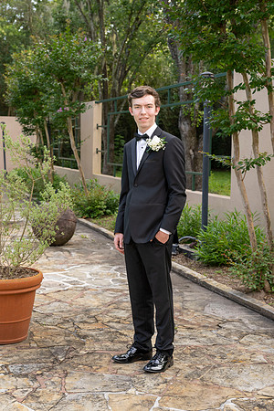 2351PreProm-StrakeJesuit-0058