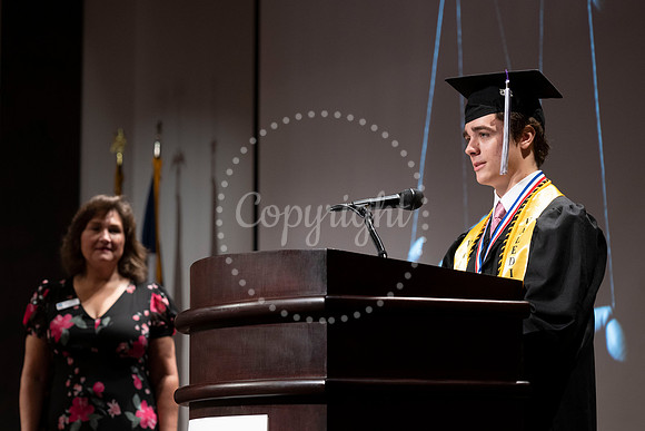 2358GatewayGrad2023-0579