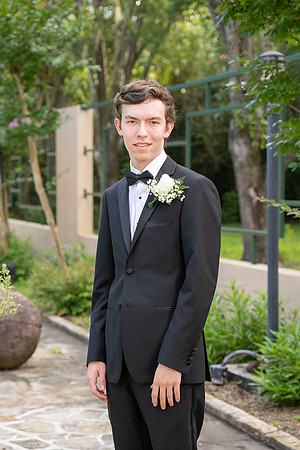 2351PreProm-StrakeJesuit-0047