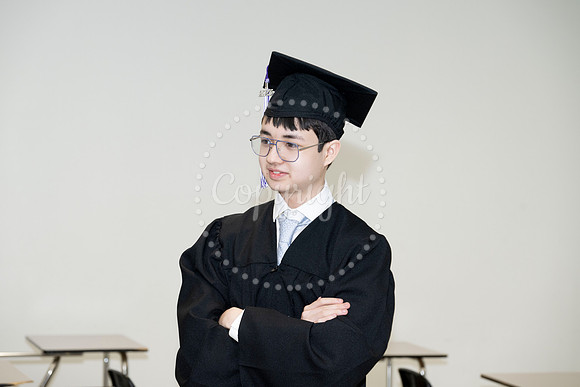 2358GatewayGrad2023-0475