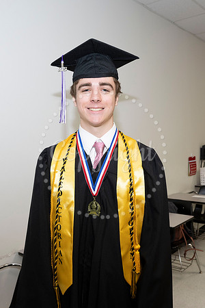 2358GatewayGrad2023-0374