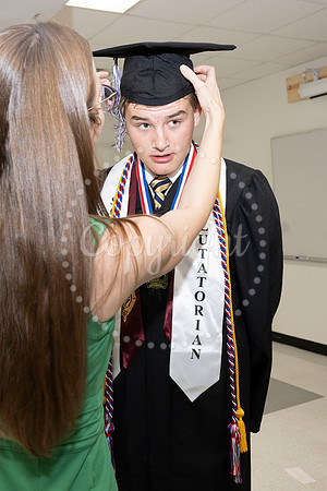 2358GatewayGrad2023-0359