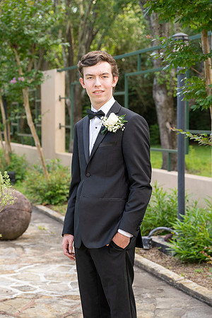 2351PreProm-StrakeJesuit-0056