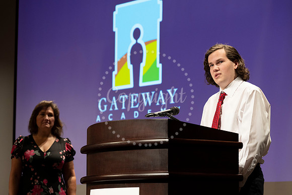 2358GatewayGrad2023-0153