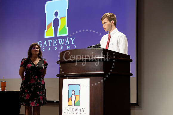 2358GatewayGrad2023-0077