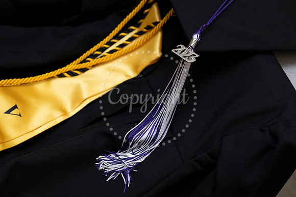 2358GatewayGrad2023-0328