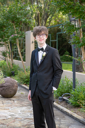 2351PreProm-StrakeJesuit-0016