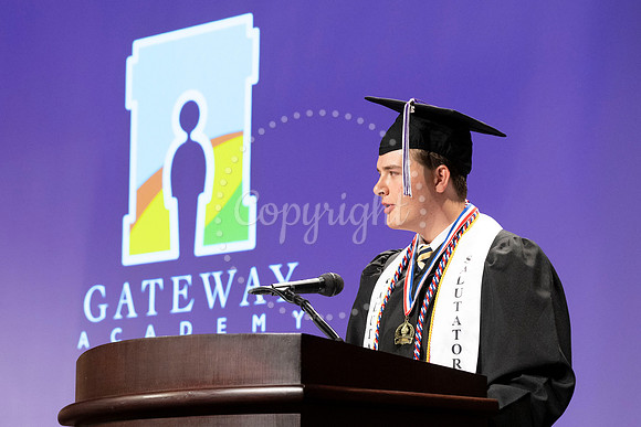 2358GatewayGrad2023-0636