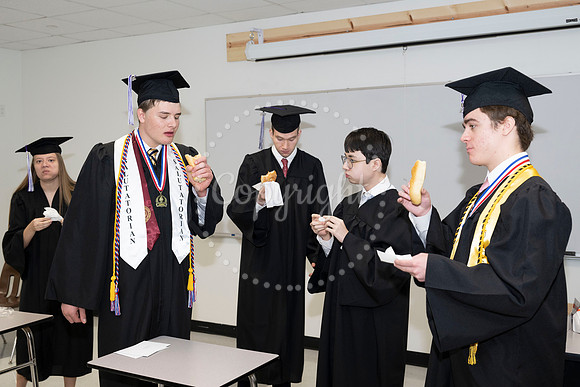 2358GatewayGrad2023-0376