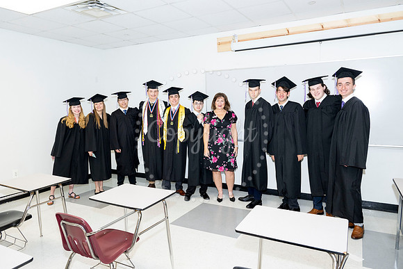2358GatewayGrad2023-0453