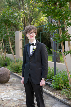 2351PreProm-StrakeJesuit-0014