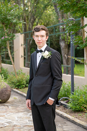 2351PreProm-StrakeJesuit-0050