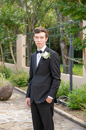 2351PreProm-StrakeJesuit-0049