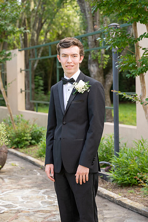 2351PreProm-StrakeJesuit-0048