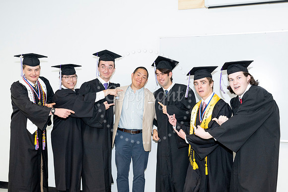 2358GatewayGrad2023-0427