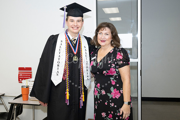 2358GatewayGrad2023-0417