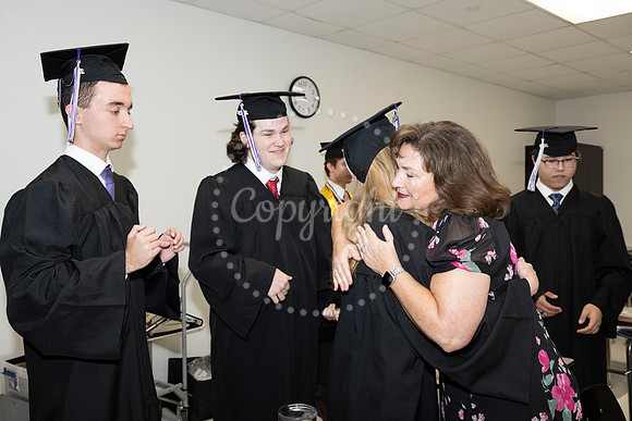 2358GatewayGrad2023-0464