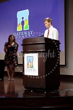 2358GatewayGrad2023-0079