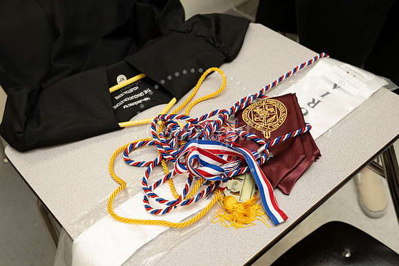 2358GatewayGrad2023-0312