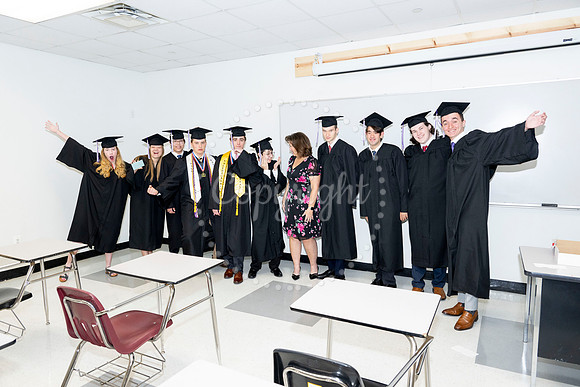 2358GatewayGrad2023-0457