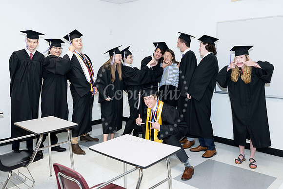 2358GatewayGrad2023-0444